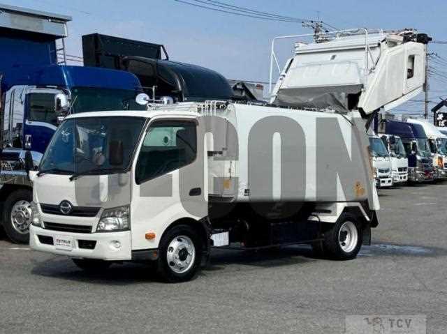 2013 Hino Dutro
