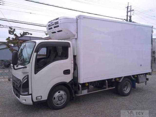 2025 Isuzu Elf Truck