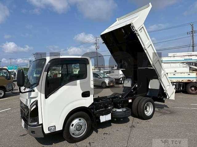 2025 Isuzu Elf Truck