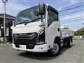 2025 Isuzu Elf Truck