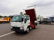 2025 Isuzu Elf Truck
