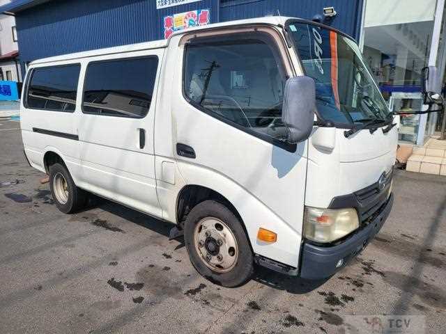 2011 Hino Dutro