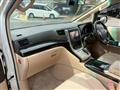 2013 Toyota Alphard Hybrid