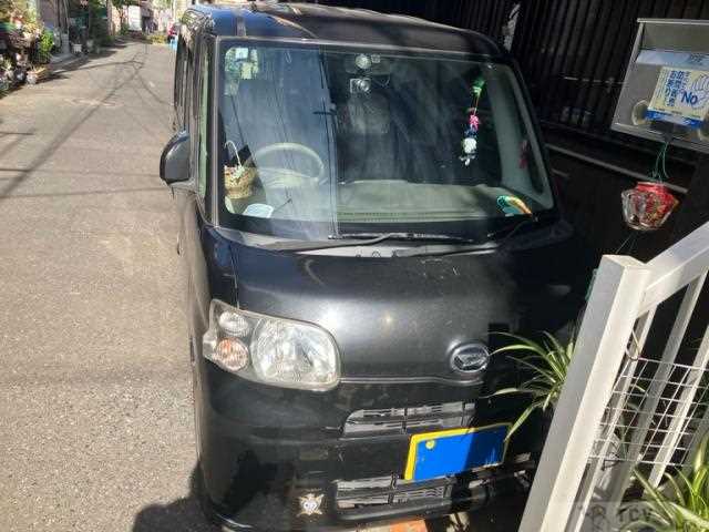 2011 Daihatsu Tanto