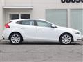 2017 Volvo V40