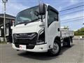 2025 Isuzu Elf Truck