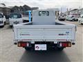 2025 Isuzu Elf Truck