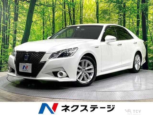 2013 Toyota Crown Hybrid