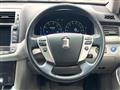 2012 Toyota Crown Hybrid