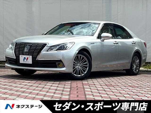 2013 Toyota Crown Hybrid