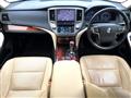 2013 Toyota Crown Hybrid