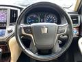 2013 Toyota Crown Hybrid