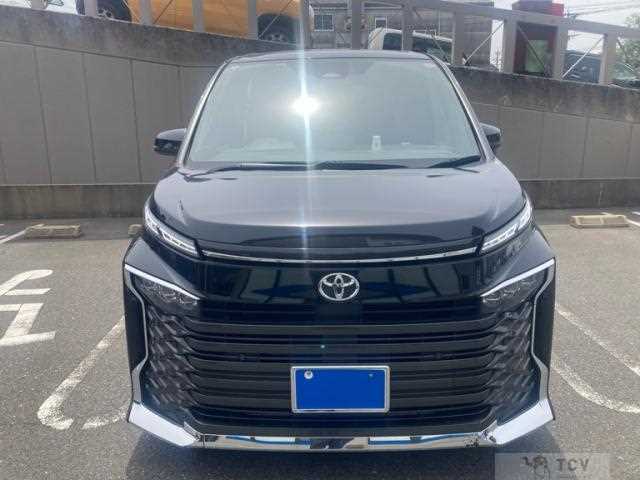 2022 Toyota Voxy