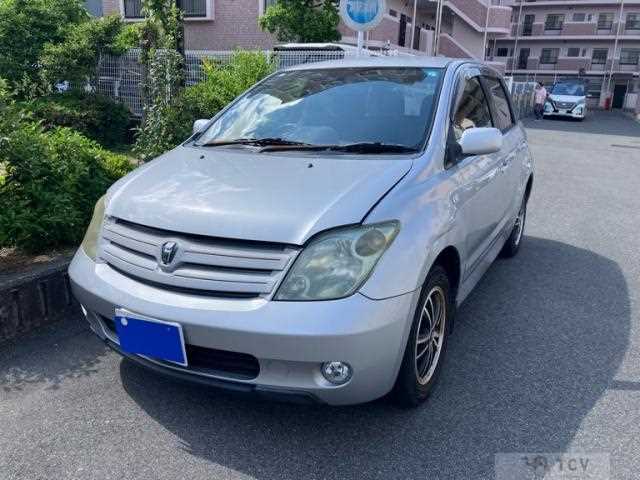 2005 Toyota IST