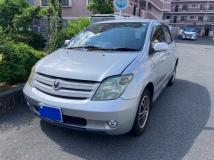 2005 Toyota IST