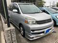 2005 Toyota Voxy