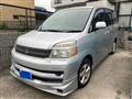 2005 Toyota Voxy