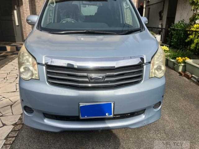 2011 Toyota Noah