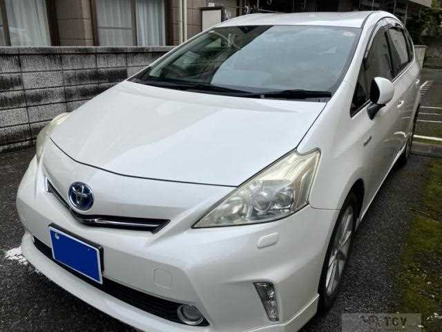 2013 Toyota PRIUS α