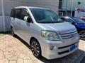 2005 Toyota Noah