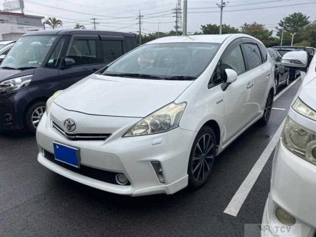 2013 Toyota PRIUS α