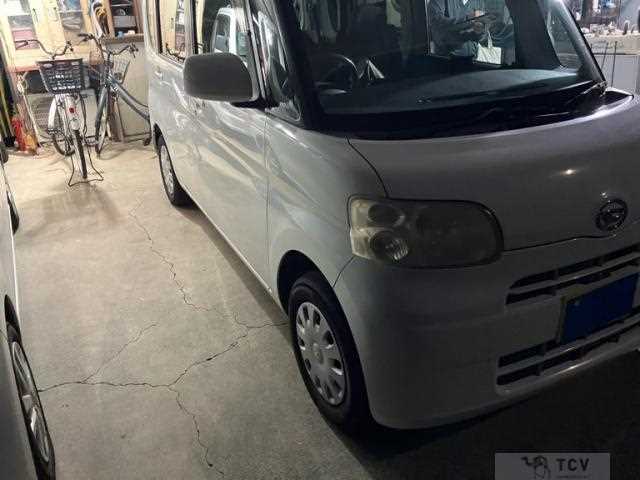 2010 Daihatsu Tanto