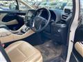 2015 Toyota Alphard Hybrid