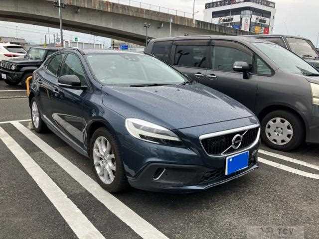 2018 Volvo V40