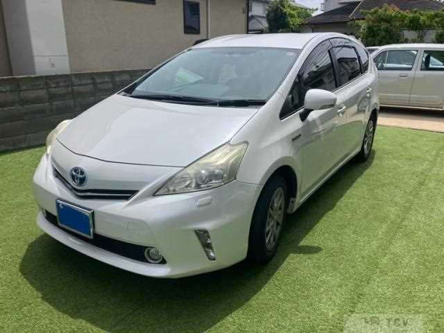 2013 Toyota PRIUS α
