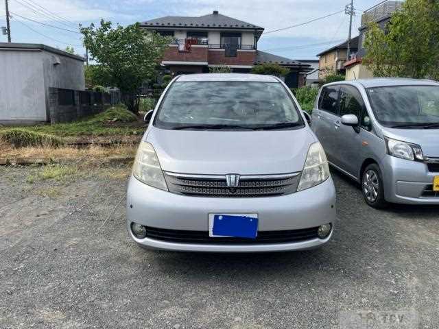 2005 Toyota Isis