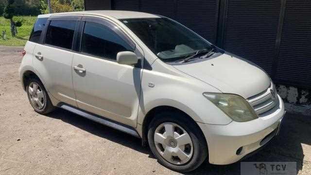 2004 Toyota IST