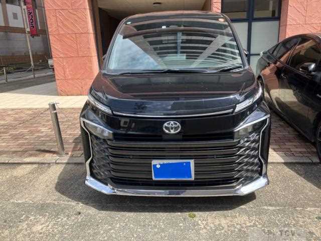 2022 Toyota Voxy