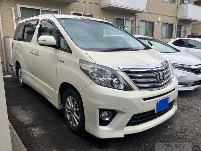 2013 Toyota Alphard Hybrid