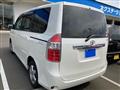2007 Toyota Noah