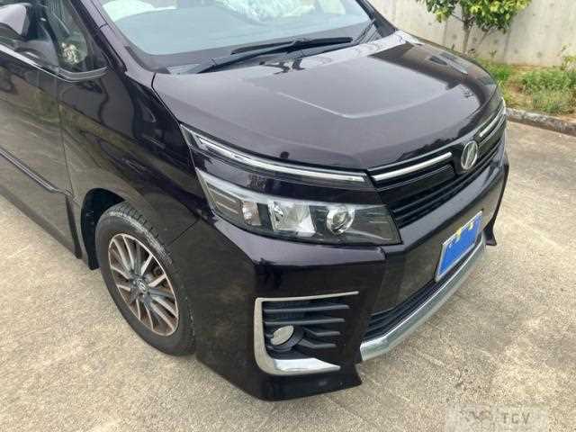 2017 Toyota Voxy