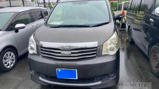 2012 Toyota Noah
