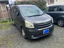 2010 Toyota Noah