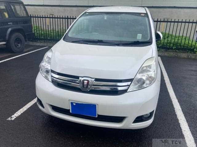 2013 Toyota Isis