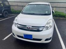 2013 Toyota Isis