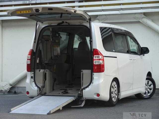 2012 Toyota Noah