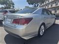2013 Toyota Crown Hybrid