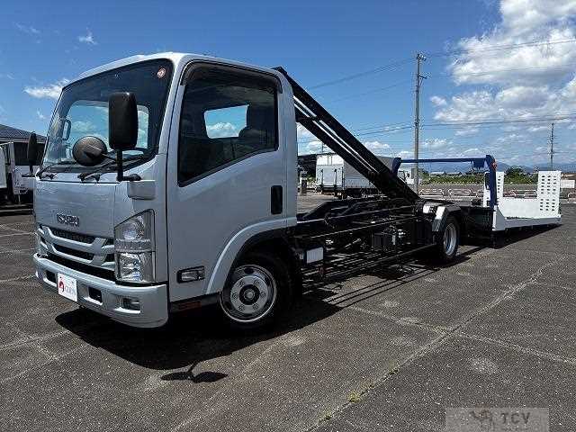 2020 Isuzu Elf Truck