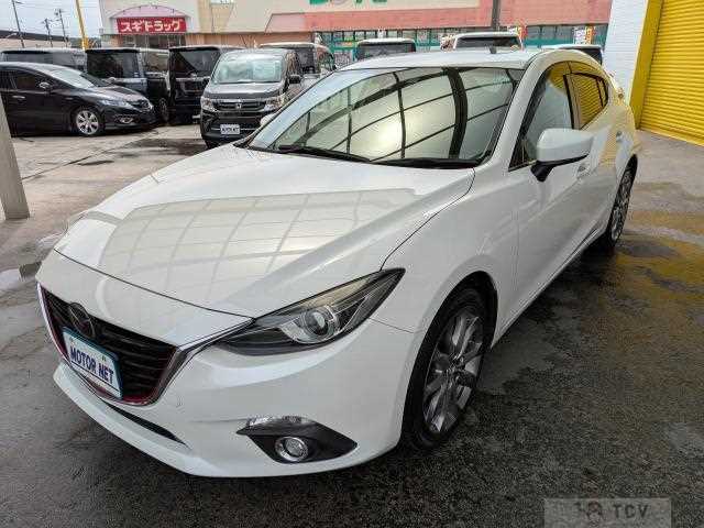 2016 Mazda Axela