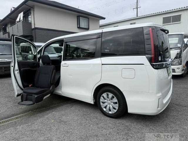 2021 Toyota Noah