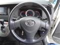 2009 Toyota Isis