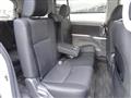 2009 Toyota Isis