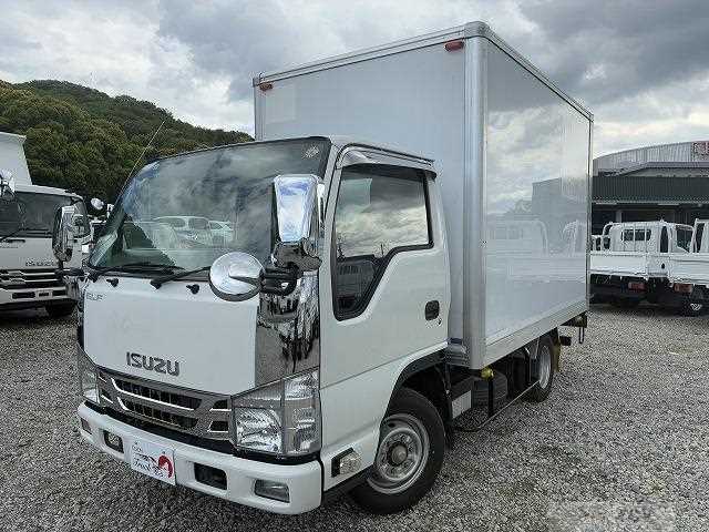 2020 Isuzu Elf Truck
