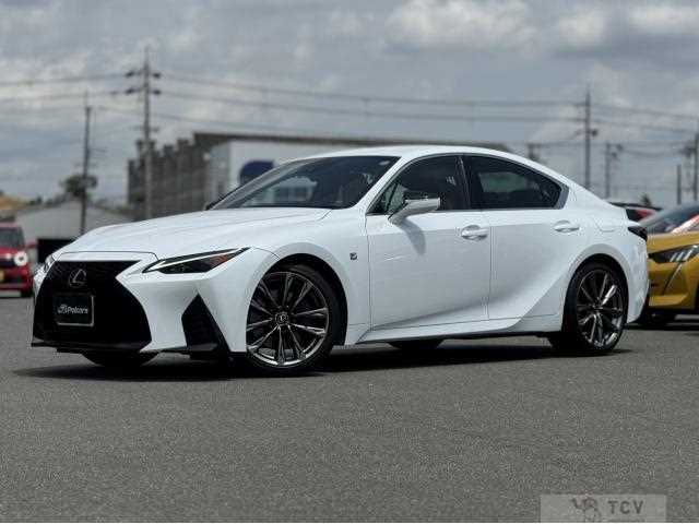 2021 Lexus IS