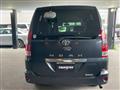 2004 Toyota Noah