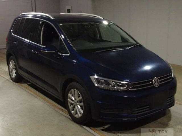 2017 Volkswagen Golf Touran